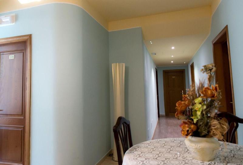 Hotel Villa Aurora Latina Esterno foto