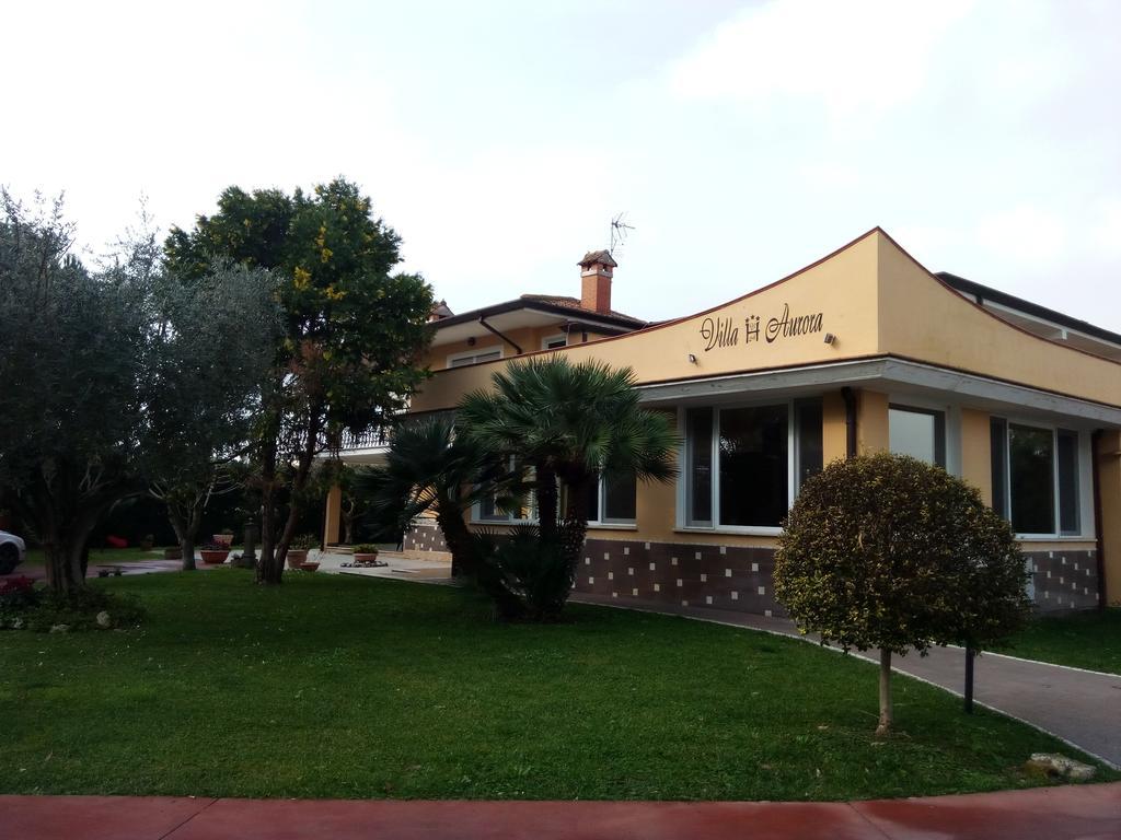 Hotel Villa Aurora Latina Esterno foto
