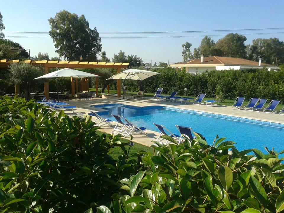 Hotel Villa Aurora Latina Esterno foto