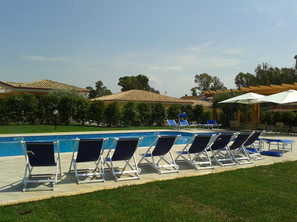 Hotel Villa Aurora Latina Esterno foto
