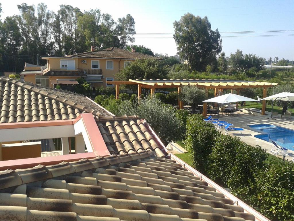 Hotel Villa Aurora Latina Esterno foto