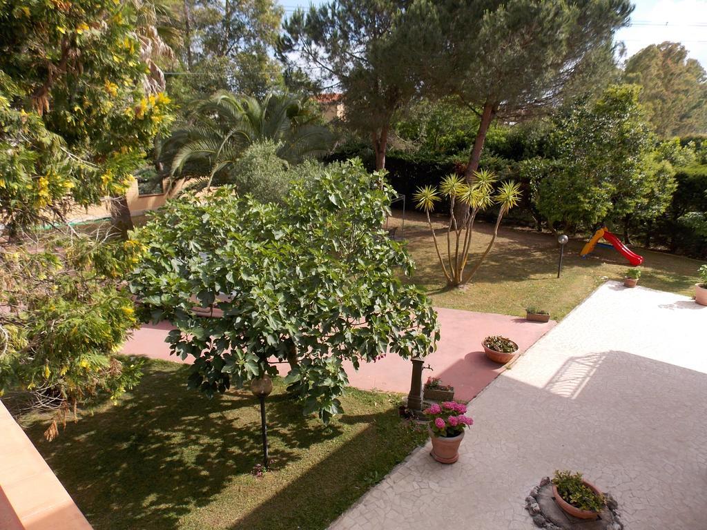 Hotel Villa Aurora Latina Esterno foto
