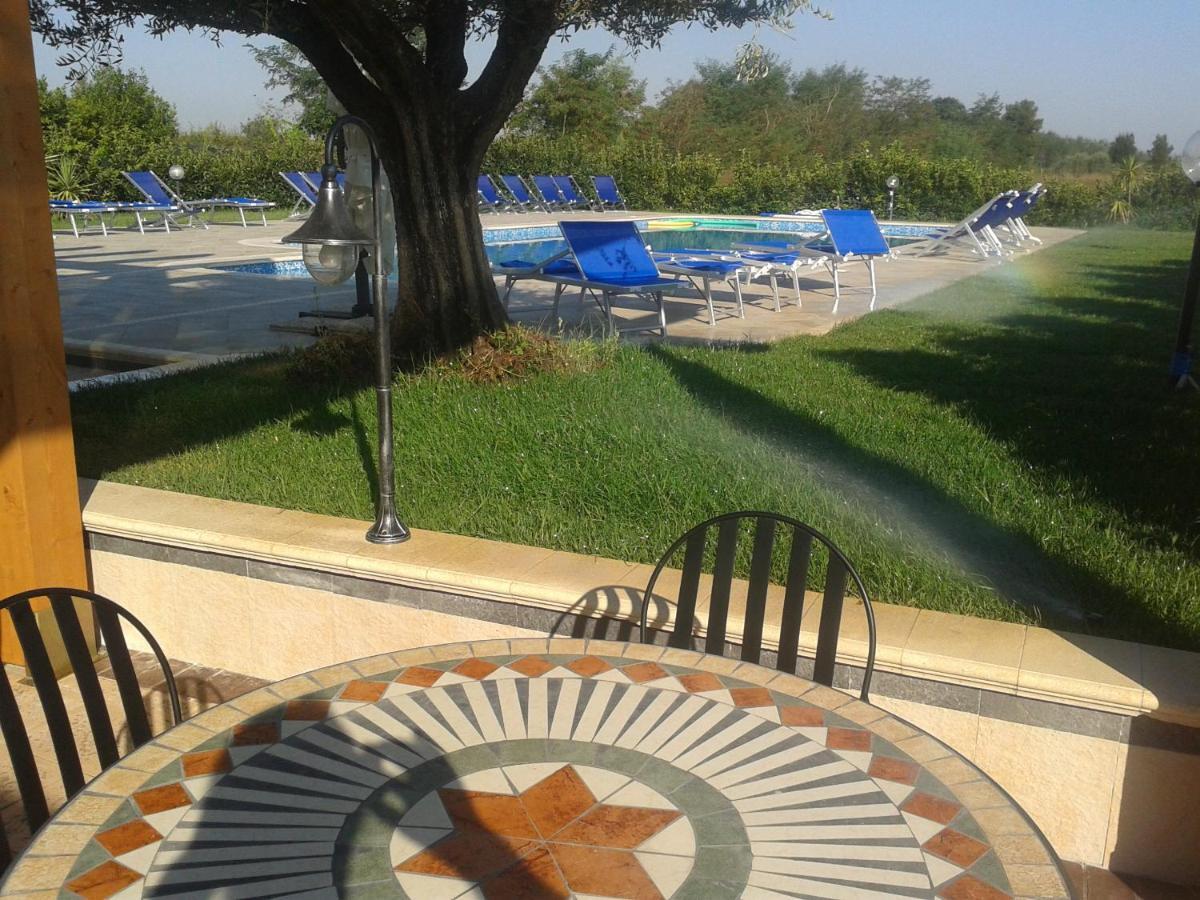 Hotel Villa Aurora Latina Esterno foto